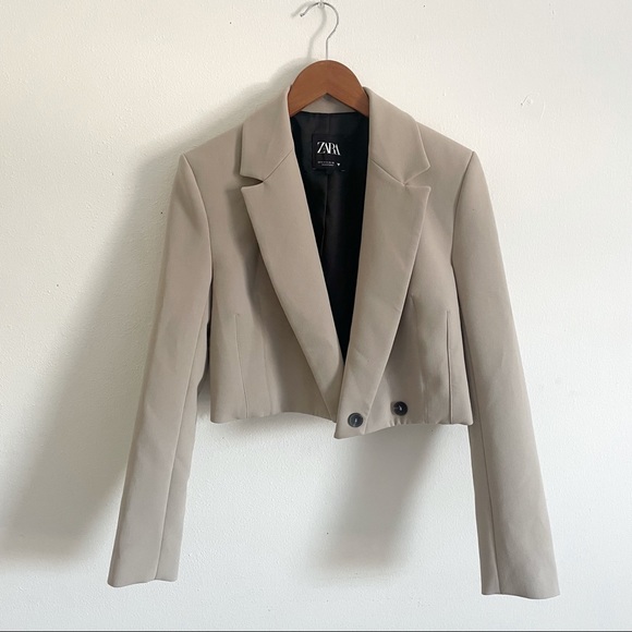 ZARA // Blogger Favorite Cropped Blazer - Picture 8 of 11
